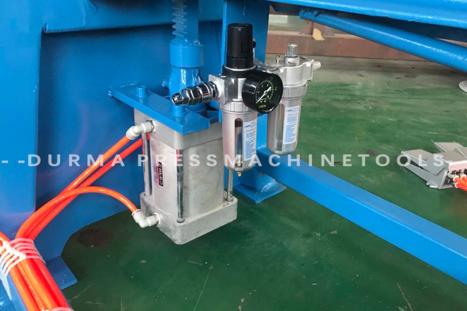Pneumatic TDF Folding Machine- Durmahvac Manufacturing